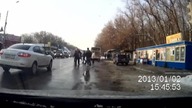 Biały szalik Wyszedł za sińcami