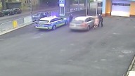 Policjanci eskortowali roczną Igę do szpitala.  Liczyła się każda sekunda