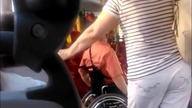 Sfrustrowany Niemiec obraża Polak&oacute;w w tramwaju 