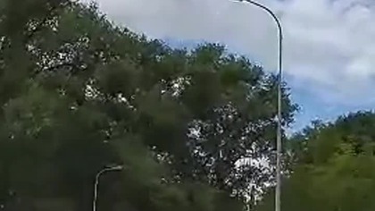 Pod prąd, beczki z olejem, arsenał broni i głośne nazwisko w prokuraturze.