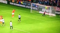 Dirk Nowitzki naśladuje karnego Zazy