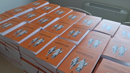 Podpisujemy naszą książkę