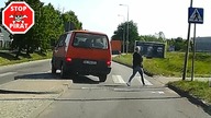 Zblokowanie kół przed przejściem dla pieszych.  STOP PIRAT