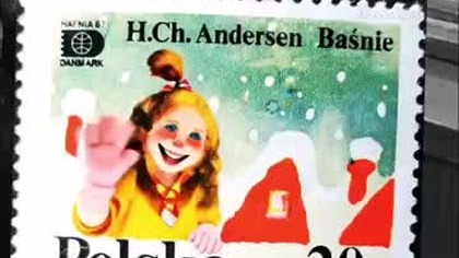 Znaczek przedstawia ilustrację nawiązującą do baśni Hansa Christiana Andersena, duńskiego pisarza i poety, znanego z takich utworów jak Mała Syrenka czy Królowa Śniegu.

https://temu.to/k/ey42n6e3o82
Tanie akcesoria dla kolekcjonera znaczków
#klaser 
 Klasery do przechowywania znaczków.
https://temu.to/k/em0obrzy8vq
#dlaciebie