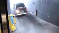 Nieudany wyjazd z podziemnego parkingu