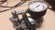 Mini kompresor 12V od środka Compressor