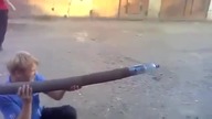 Bazooka z rury i butelki