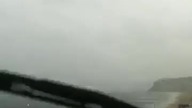Błyskawica uderza w samoch&oacute;d