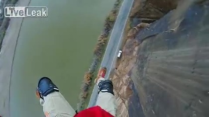 Gdy base jump p&oacute;jdzie nie tak