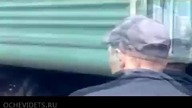 Rosja szef w 1 minute leje 3 robotnikow !