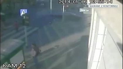 Rozpędzony tramwaj w Łodzi (zapis z monitoringu)