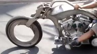 Motocykl bez osi w kołach