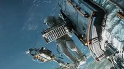 Dwoje astronaut&oacute;w szuka sposobu przetrwania, kiedy ich stacja zostaje prawie całkowicie zniszczona przez szczątki satelity. 