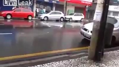 Parkująca kobieta