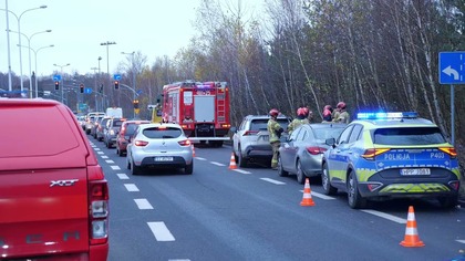 Kierująca Toyotą uderzyła w latarnie