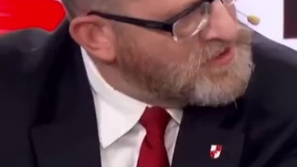 Szanowni Państwo, YouTube nieustannie cenzuruje nasze treści i obcina nam nawet 90% zasięgów, co pozbawia nas możliwości utrzymania naszej działalności. Wobec tego bardzo prosimy o Państwa wsparcie. Jeśli chcą Państwo wspomóc naszą misję walki z systemem, można to zrobić pod poniższymi linkami, LUB UDOSTĘPNIAJĄC po prostu ten materiał!
 https://wolnosc.tv/wsparcie/
 Patronite: https://patronite.pl/wolnosctv
 Wirtualna kawa: https://buycoffee.to/wolnosctv

  Kliknij DZWONEK  i SUBSKRYBUJ kanał, aby być na bieżąco!
https://youtube.com/channel/UCbrkcWVRq0BP75PccSYv-qA?sub_confirmation1
 Więcej na portalu https://wolnosc.tv
 Znajdź nas również na FB:  https://www.facebook.com/WolnosciNiepodlegloscTV
 Oraz Twitterze: https://twitter.com/WolnoscTV
 Wirtualna kawa: https://buycoffee.to/wolnosctv

#konfederacja #wybory2025 #braun