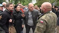 Szarpanina na powązkach  "pogrzeb Jaruzelskiego"