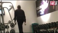 Obama ćwiczy w warszawskiej siłowni