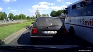 Rowerzysta ucieka z miejsca kolizji
