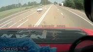 Bezmyślny kierowca osob&oacute;wki