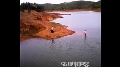 Zabawa nad wodą - przestroga dla rodzic&oacute;w