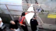 Kibic Vardar Skopje traci całą dłoń od policyjnego granatu!!!