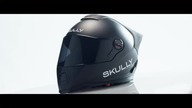 Zaawansowany technologicznie kask dla motocyklisty
