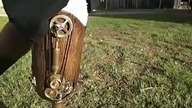 Steampunkowa proteza nogi