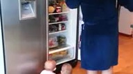 Nie może odgonić dzieci od lod&oacute;wki