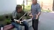 Walczą żule, dzieciak dostaje kule
