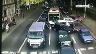 Autobus taranuje 9 aut we Wrocławiu