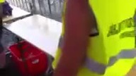 Rewizja przed wejsciem na impreze (interes w saszetce)