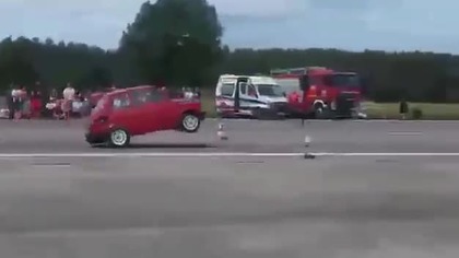Z takim Maluchem na światłach lepiej się nie ścigać