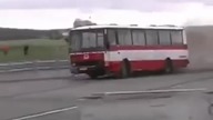Test zderzeniowy autobusu wymknął się spod kontroli
