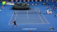 Pojedynek tenisowy Djokovic vs Czołg