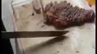 Jak poczęstować kilkadziesiąt os&oacute;b jednym kawałkiem mięsa