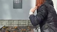 Rudzielec pluje na groby