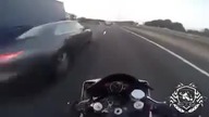 Extremalnia jazda motorem po autostradzie
