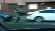 Pijany Rusek terroryzuje auto 