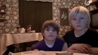 Dw&oacute;ch młodych niemieckich magik&oacute;w