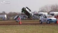 Efektowny wypadek mini cooper'ów