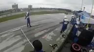 Wypadek podczas pit-stopu