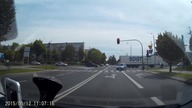 Zakręcona Pani w Seicento na skrzyżowaniu