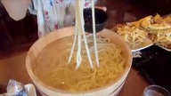 Nie uwierzysz ile ta chuda Japonka potrafi zjeść!
