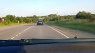 Samob&oacute;jca na skuterze