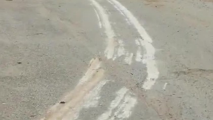Tajemnicze ślady na drodze