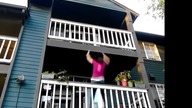 Jak nie schodzić przez balkon