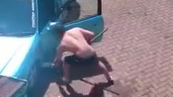 Myślał że go nikt nie widzi