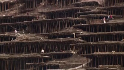 Droga na skraju nieba: S&oacute;l - niezwykły dar (film dokumentalny)