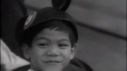 Polska Kronika Filmowa nr 21 z 1990 r.  &ndash; Disneyland, Mini biznes, Reksio w Maluchu, Mamy swoje, Przed sesją, Symbole idei, Według Hanuszkiewicz